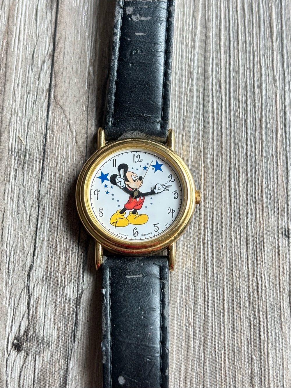 Vintage Mickey Mouse LORUS Quartz Watch V501-X038 Black Leather